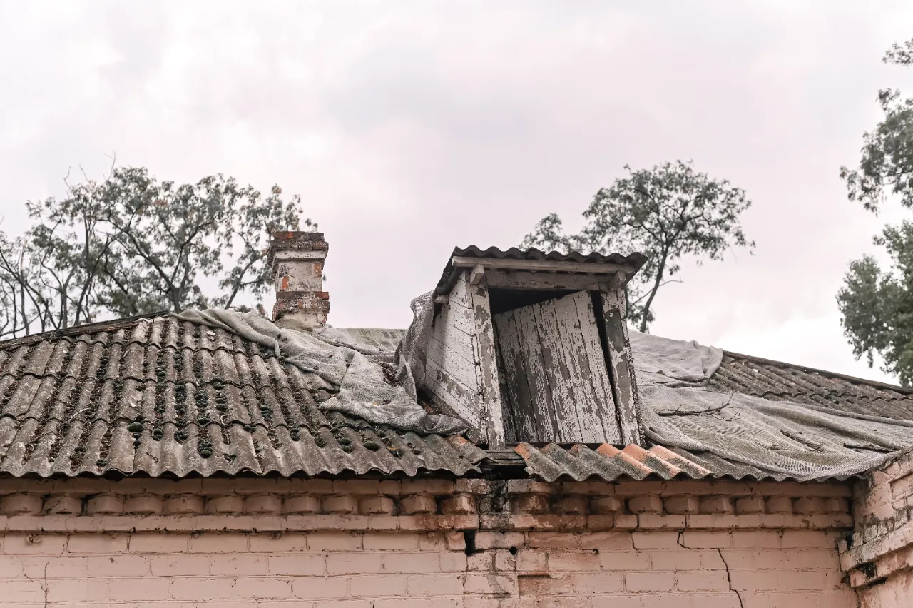 Weathered old roof showing signs of age in New Jersey