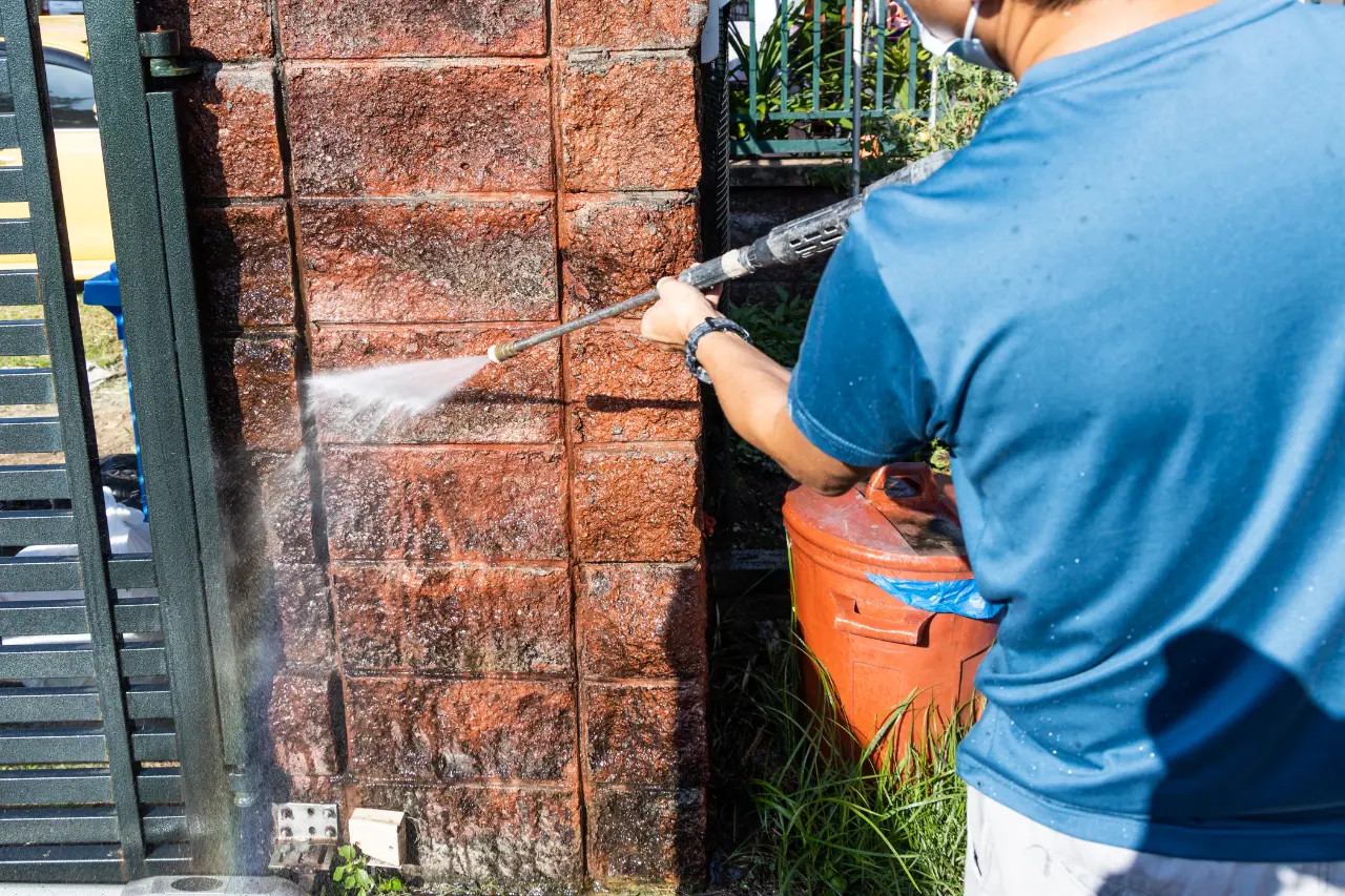 Power washing with high pressure spray in New Jersey